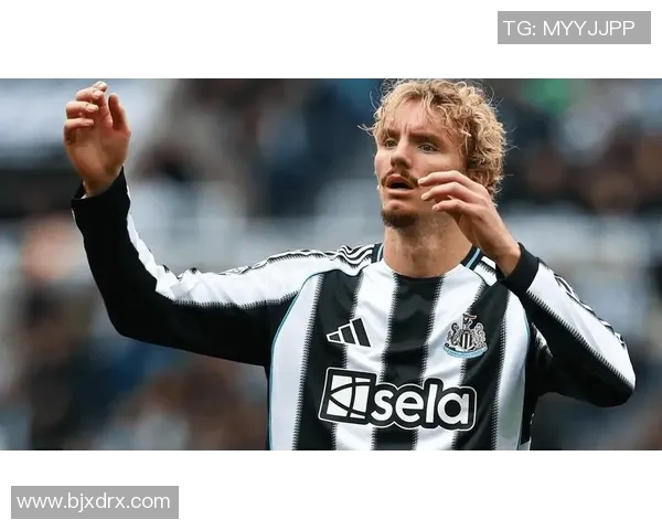 沃尔特足球球星传奇生涯回顾：从青涩少年到世界级巨星的荣耀与挑战